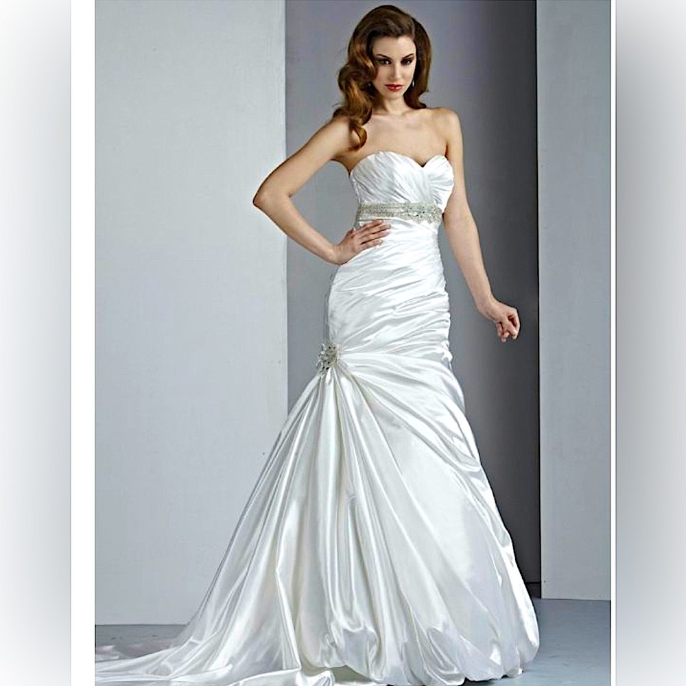 Mary’s Bridal wedding gown
